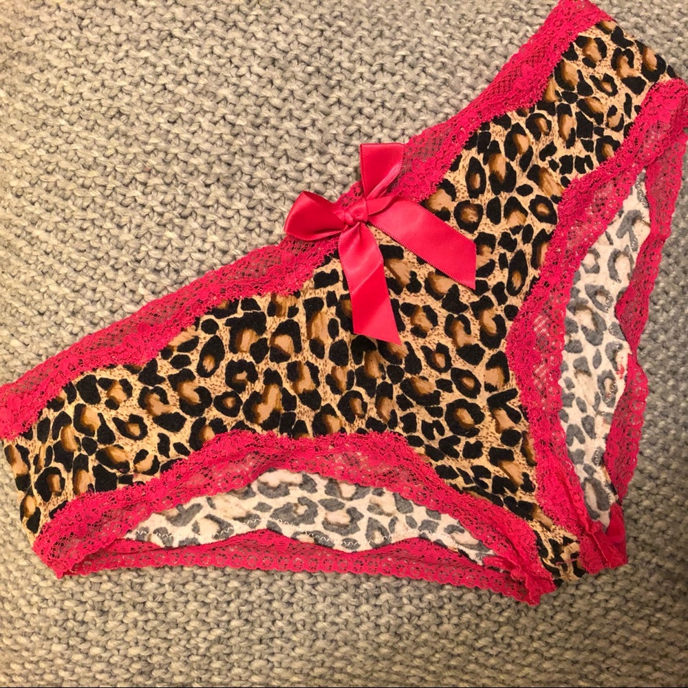 NWT Undiz animal/leopard print panties, pink bow